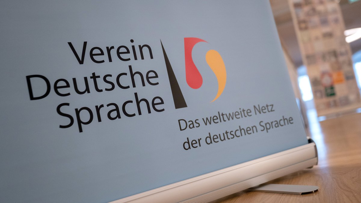 Ein Banner mit der Aufschrift "Verein Deutsche Sprache".
