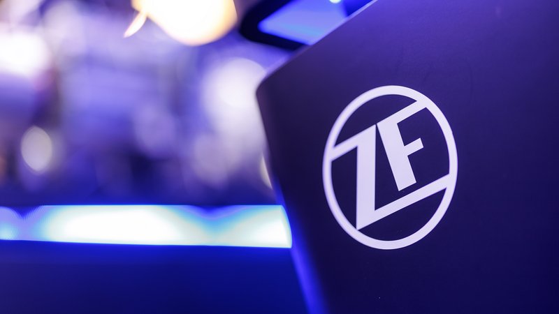 Trotz Krise - Wechsel an der Spitze von ZF | Bild: picture alliance/dpa | Matthias Balk Trotz Krise - Wechsel an der Spitze von ZF