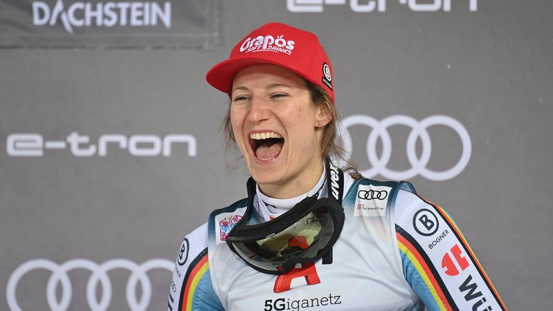 Skirennfahrerin Lena Dürr | Bild: picture alliance / SvenSimon | FrankHoermann Skirennfahrerin Lena Dürr