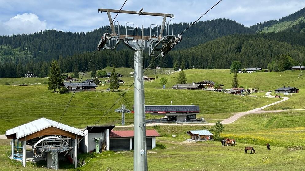 Gegend um die Winklmoos-Alm mit Skiliften.