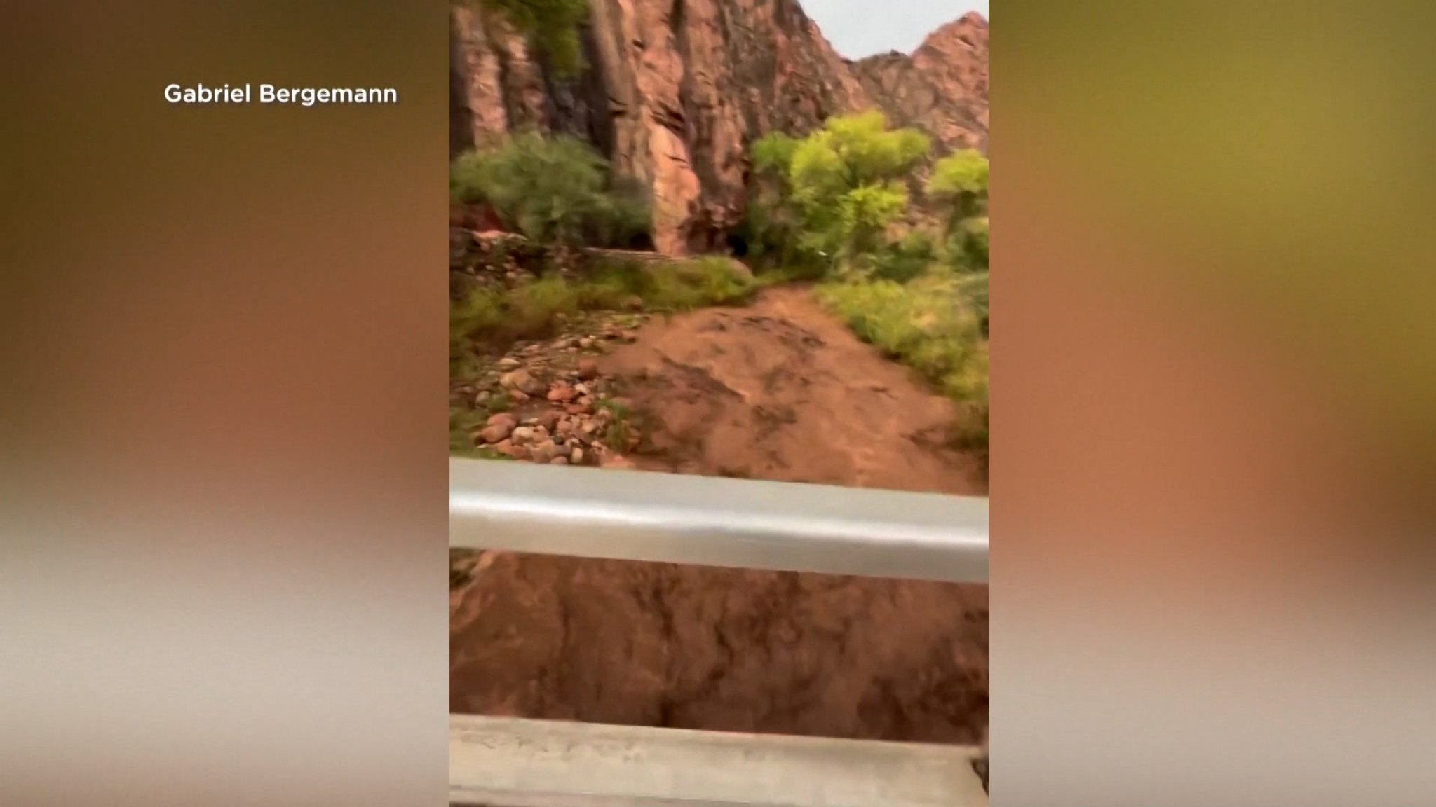 Eine schwere Sturzflut hat im Grand Canyon einen 46-jährigen Mann das Leben gekostet. Dutzende Menschen wurden evakuiert. | Bild: BR Eine schwere Sturzflut hat im Grand Canyon einen 46-jährigen Mann das Leben gekostet. Dutzende Menschen wurden evakuiert.
