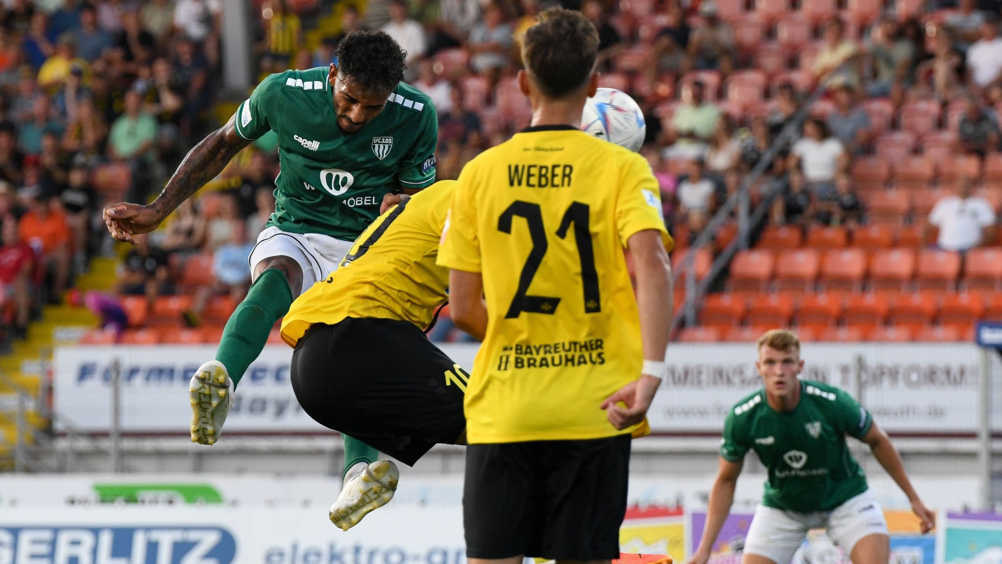 3,6 Millionen Euro für den Ausbau des Sachs-Stadions. Diesen Zuschuss hat der Schweinfurter Stadtrat jetzt genehmigt und ermöglicht damit dem FC 05 Schweinfurt Drittliga-Fußball. 