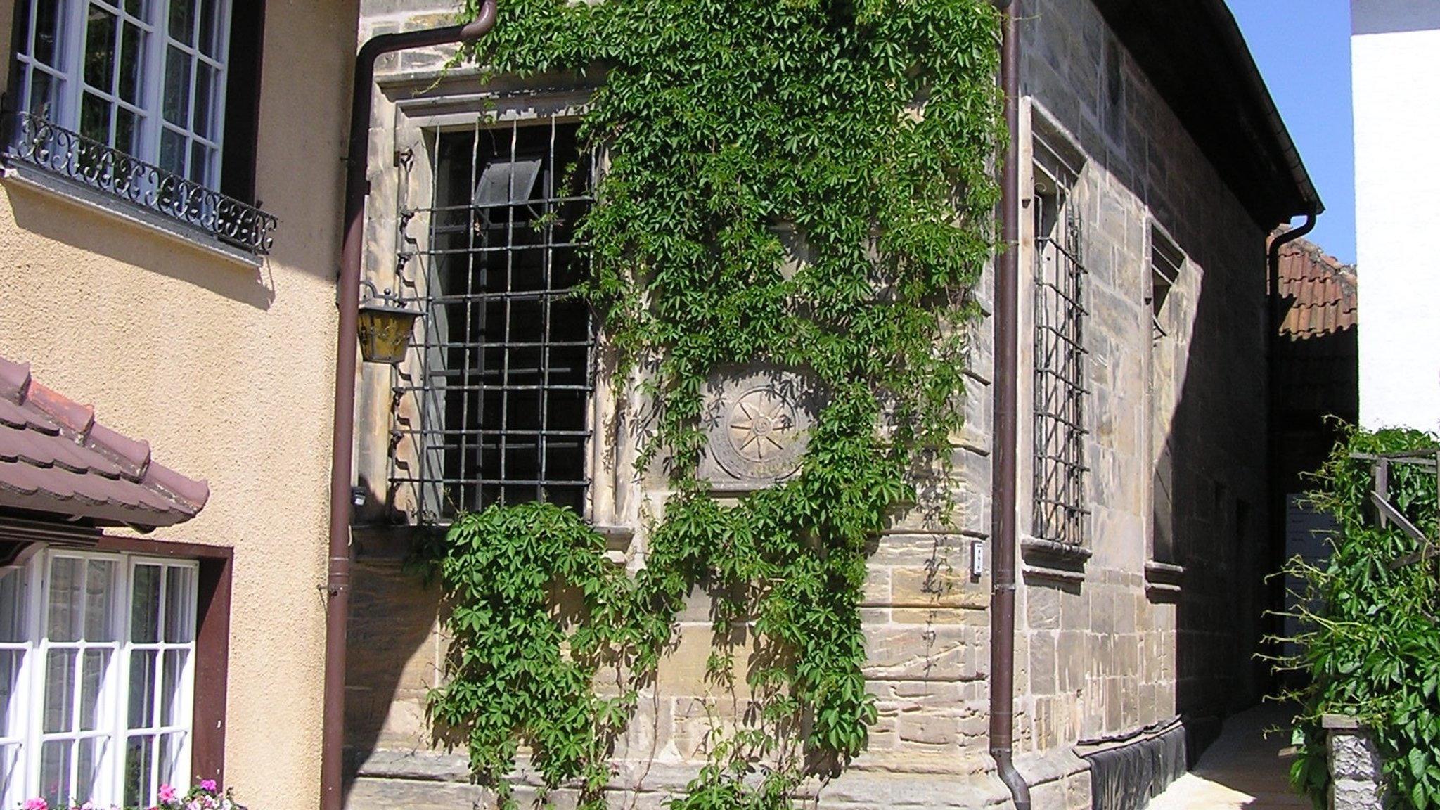 Teilansicht der ehemaligen Synagoge Memmelsdorf, einem Ortsteil von Untermerzbach in Unterfranken.