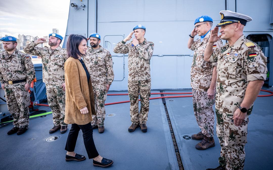 Außenministerin Annalena Baerbock (Grüne) besucht die Fregatte "Baden-Württemberg" der Bundesmarine in Beirut.