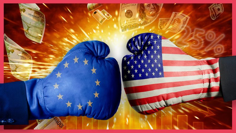Zwei Boxhandschuhe treffen sich in der Mitte, der linke mit der EU-Flagge, der rechte mit der Flagge der USA, im Hintergrund Euroscheine und Dollarscheine | Bild: colourbox; adobe stock; Collage: BR Zwei Boxhandschuhe treffen sich in der Mitte, der linke mit der EU-Flagge, der rechte mit der Flagge der USA, im Hintergrund Euroscheine und Dollarscheine