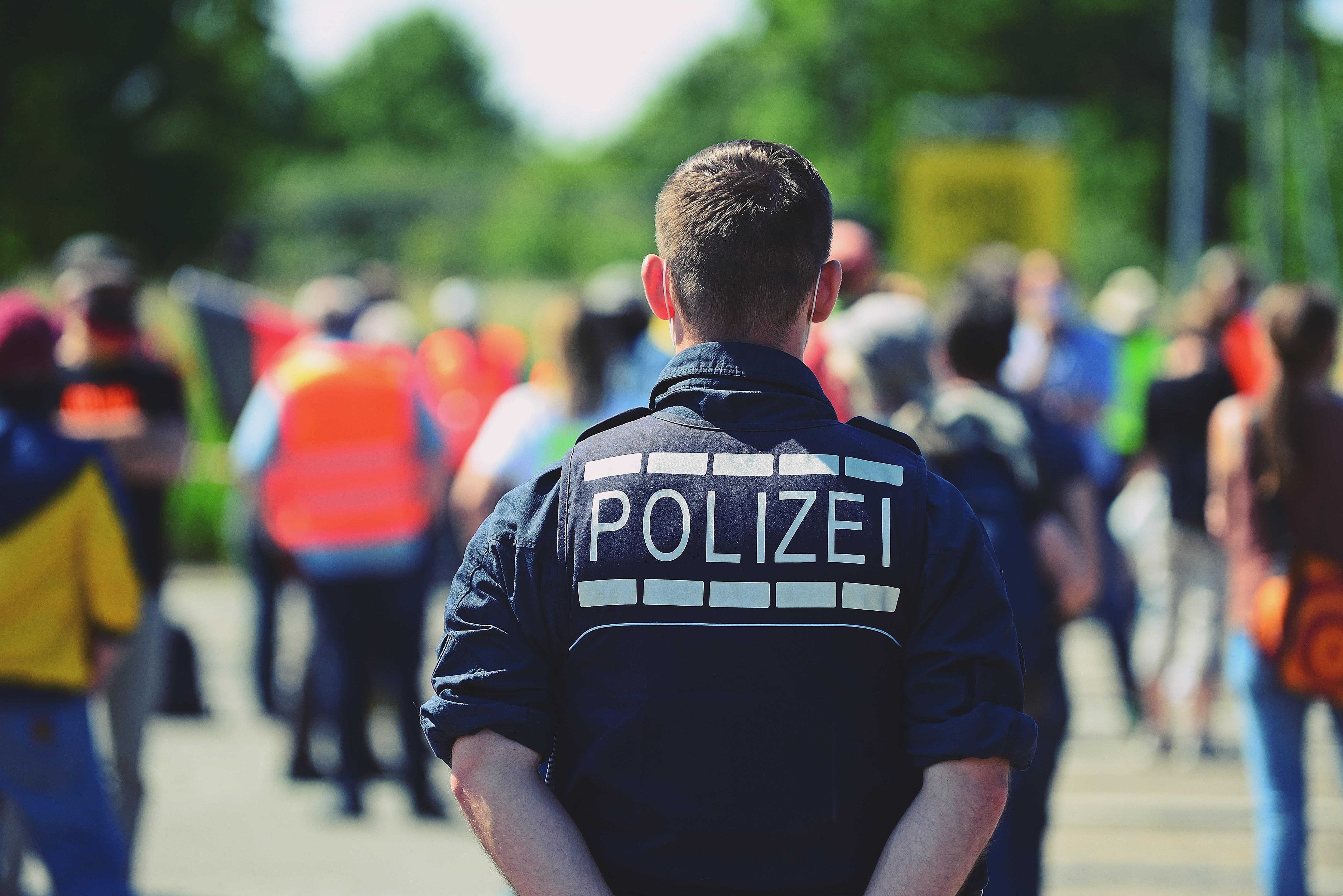 Corona Rebellen Bei Der Polizei Warum Das So Problematisch Ist Br24