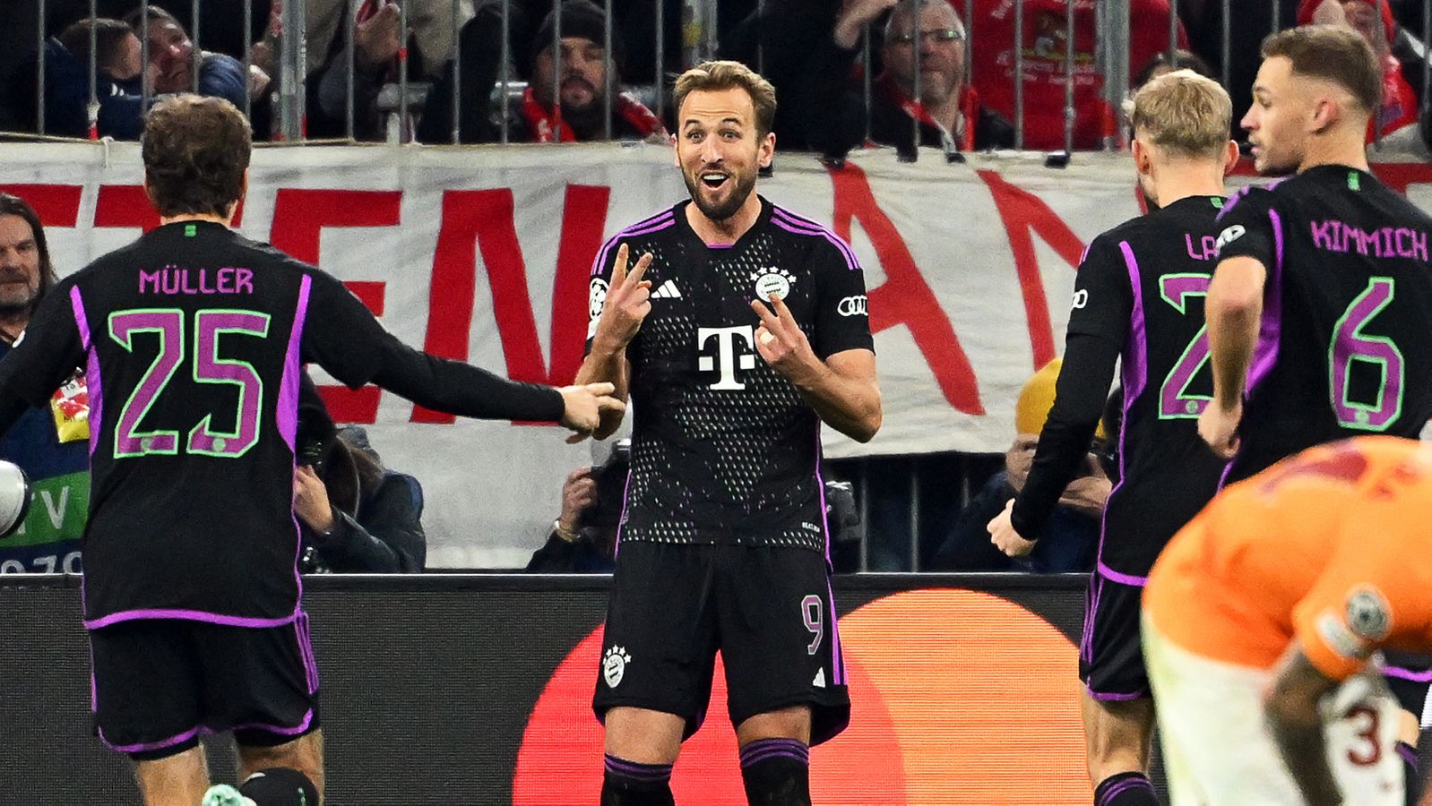 Kane schießt FC Bayern gegen tapferes Gala ins Achtelfinale