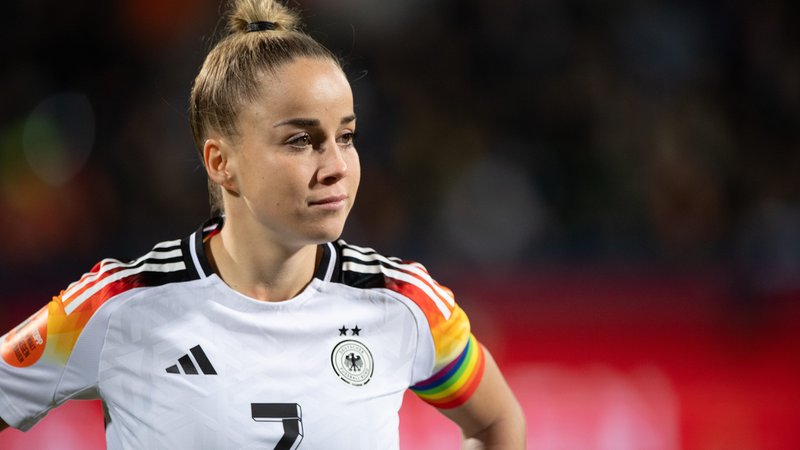 Giulia Gwinn im Trikot der Nationalmannschaft | Bild: picture-alliance/dpa Giulia Gwinn im Trikot der Nationalmannschaft