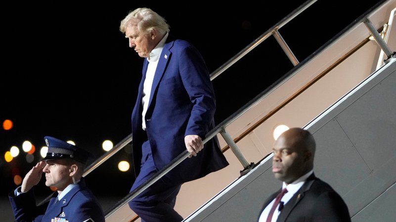 Trump steigt aus US-Auslandshilfe aus | Bild: dpa-Bildfunk/Mark Schiefelbein Trump steigt aus US-Auslandshilfe aus