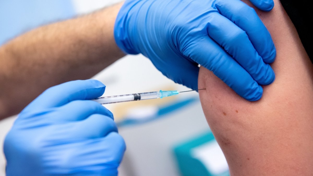 Virologe Keppler: "Kontakte reduzieren, Maske tragen, impfen"