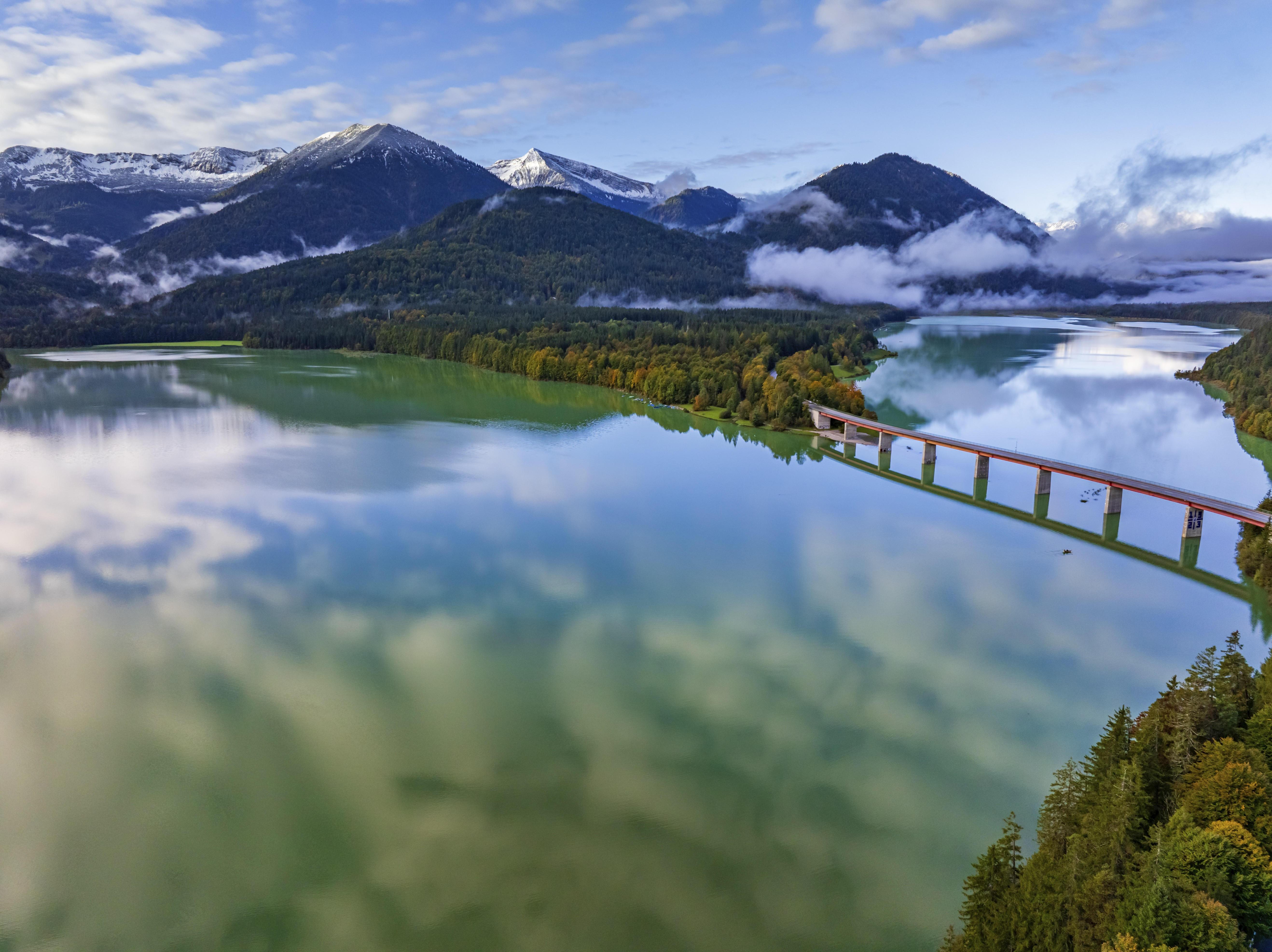 Der herbstliche Sylvensteinstpeicher