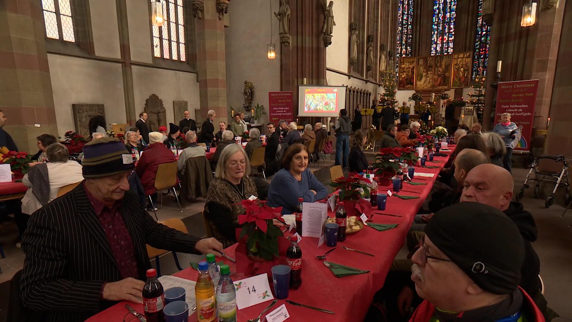 Weihnachtsessen für Bedürftige und Einsame in Würzburg BR24