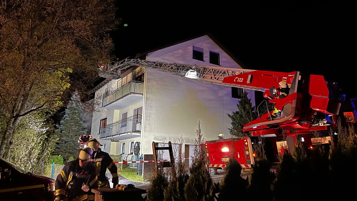 Nach dem Brand in einem Bad Kissinger Mehrfamilienhaus ist ein Mann ums Leben gekommen.