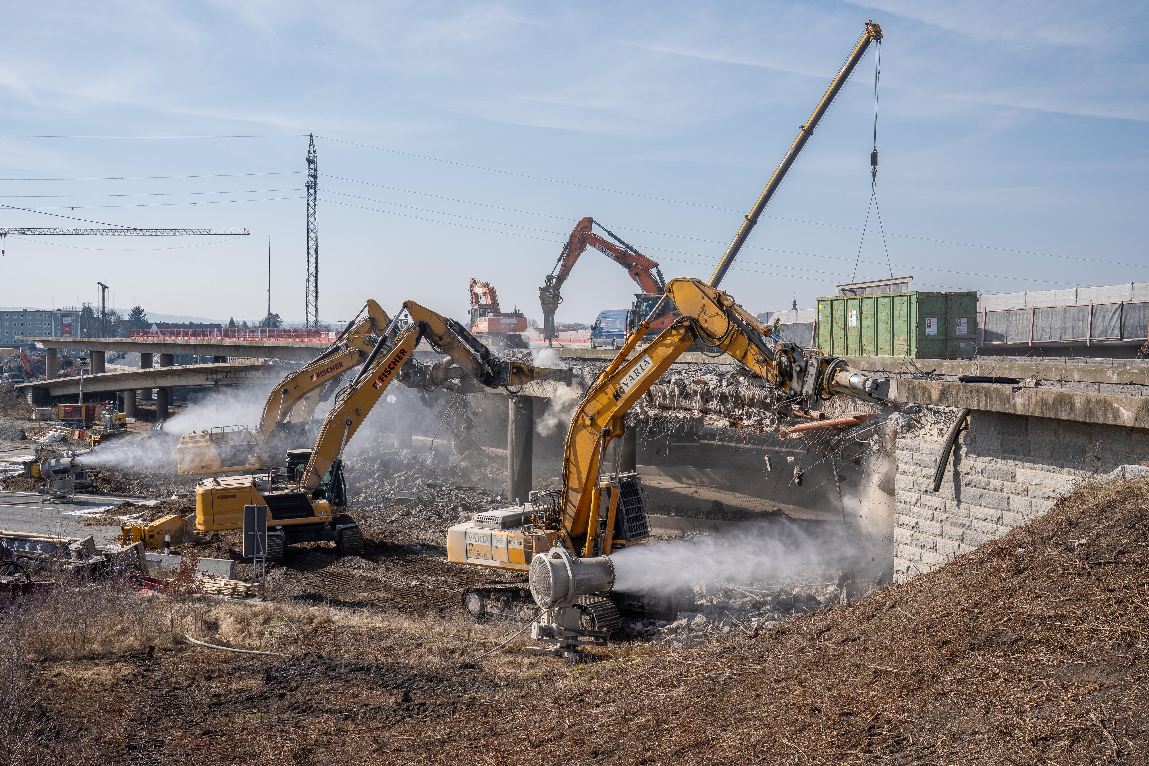 Brückenabriss-Arbeiten an der A9 bei Bayreuth
