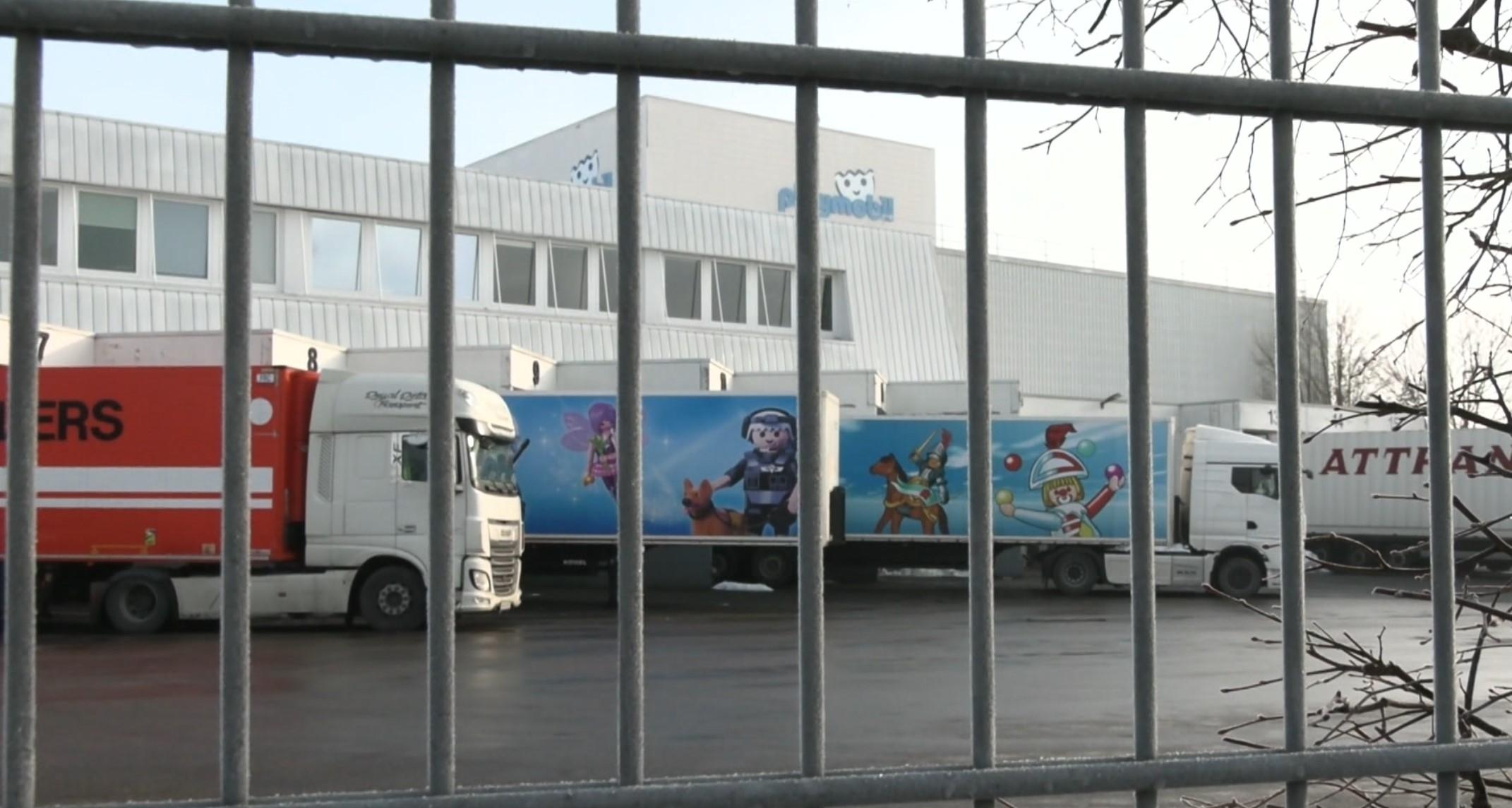 Playmobil-Werk von außen.