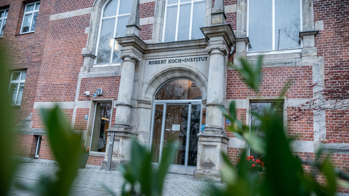 Der Eingang zum Robert Koch-Institut (RKI)