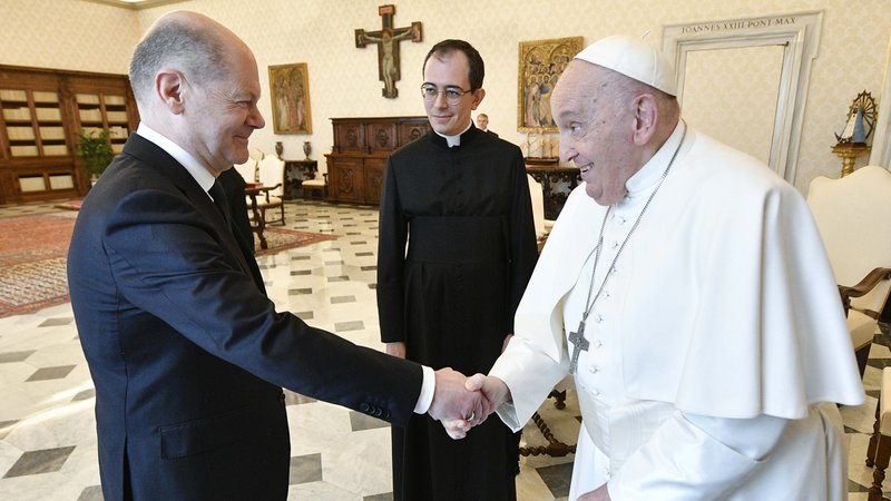 Privataudienz: Der Bundeskanzler trifft den Papst.