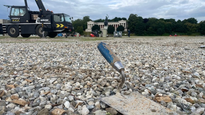 Zu sehen sind die Bauarbeiten auf der Theresienwies e | Bild: BR/ Anna Parschan Zu sehen sind die Bauarbeiten auf der Theresienwies e