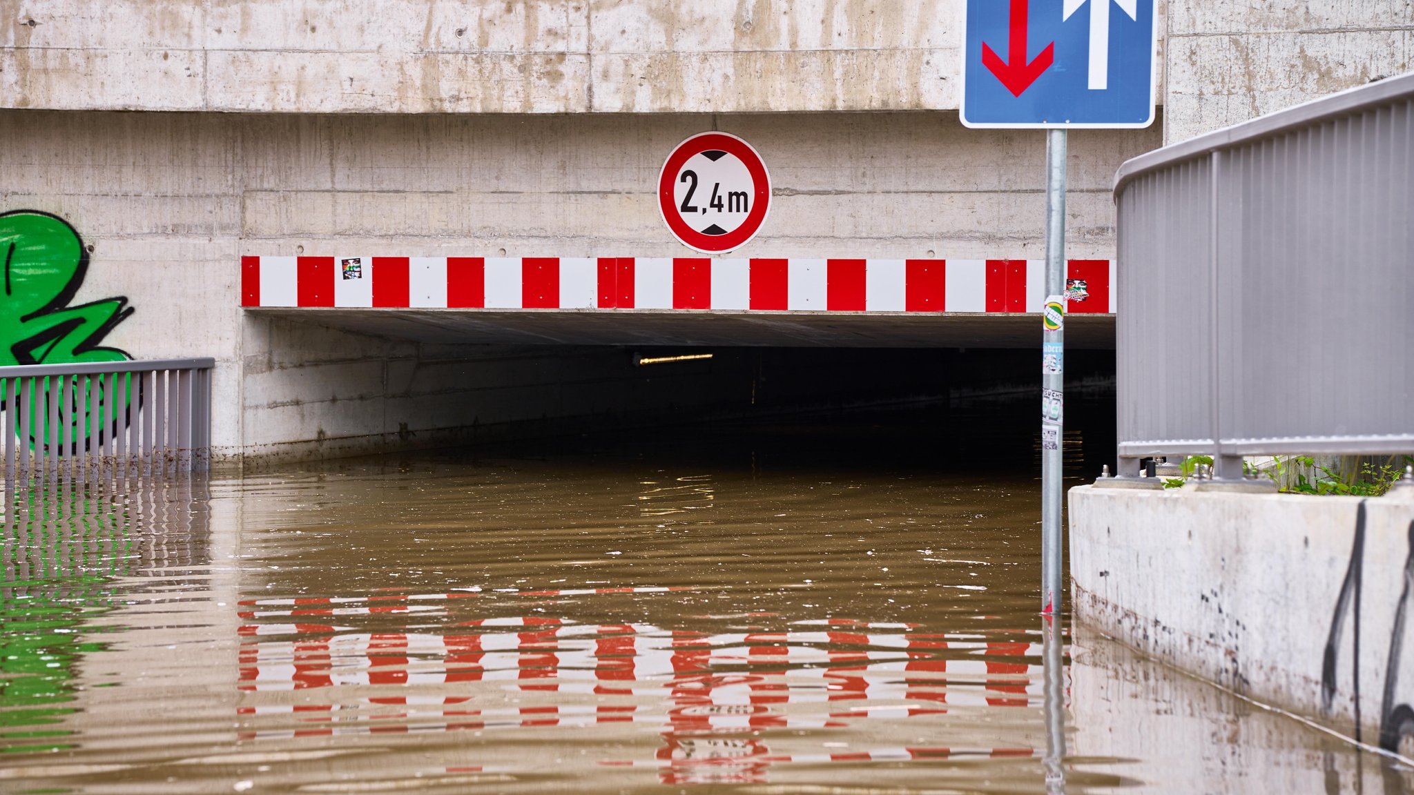 mit Hochwasser überflutete Unterführung (Symbolbild)