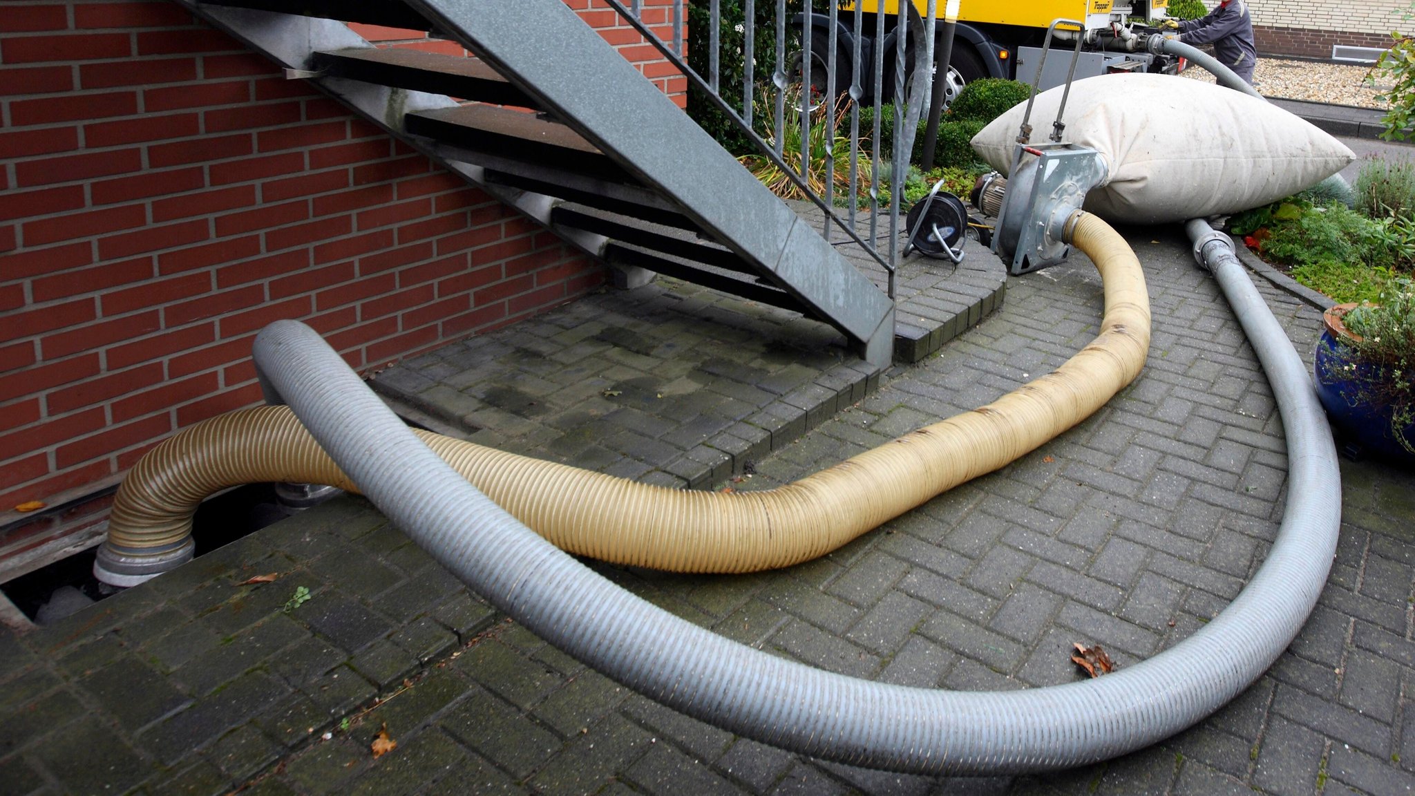 Übelkeit nach Pellet-Lieferung: Zehn Menschen im Krankenhaus