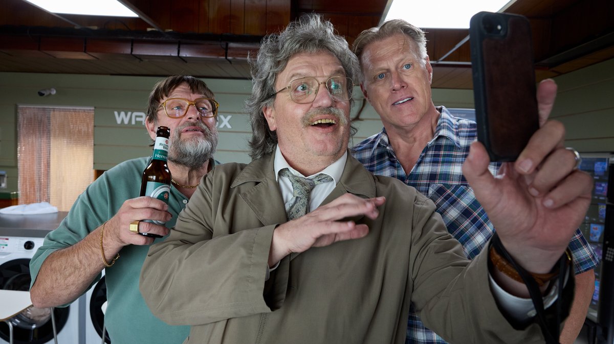 Der Grevenbroicher Reporter im Kreise seiner Kneipenkumpel