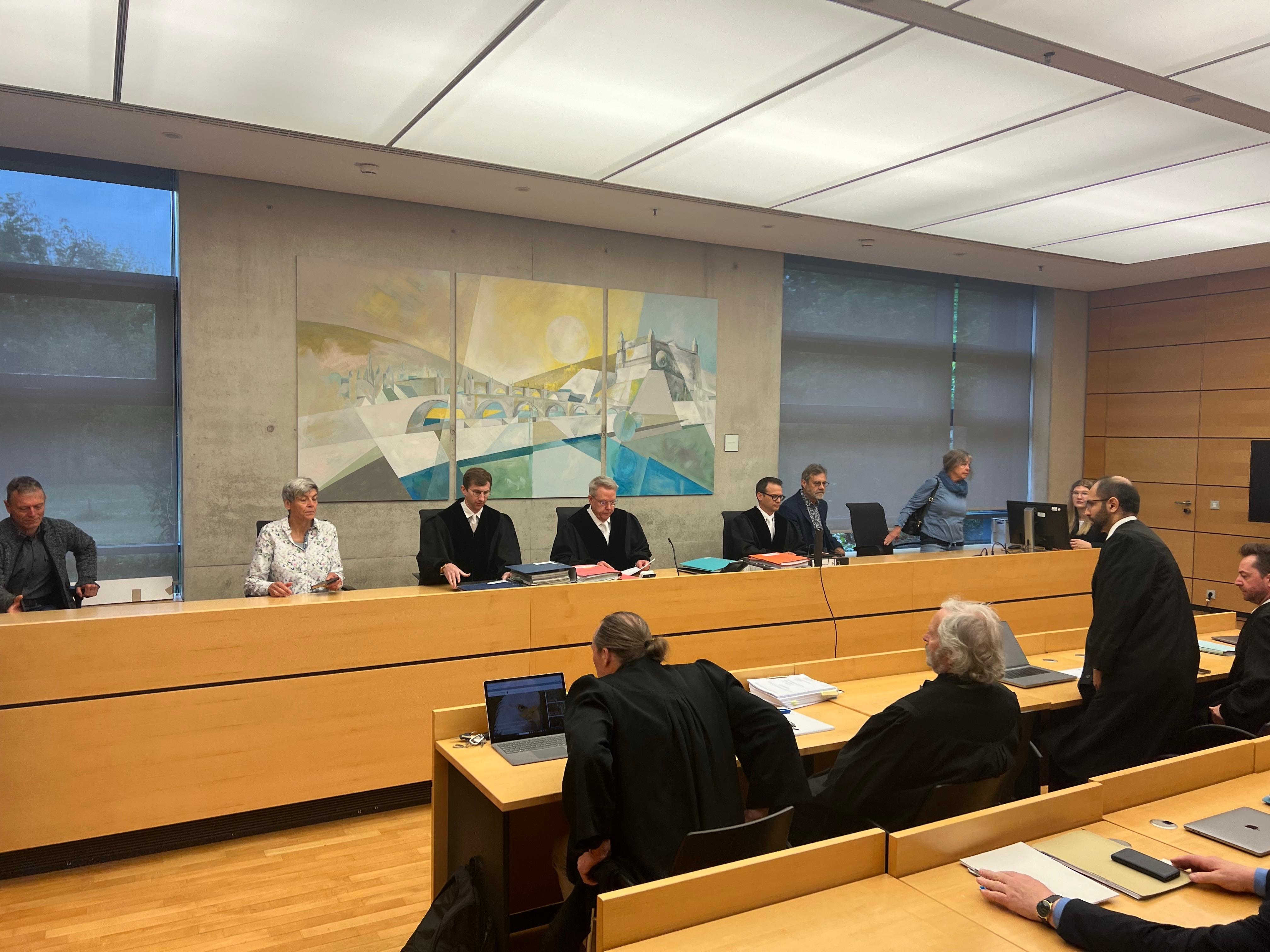 Acht Monate nachdem ein 14-Jähriger im unterfränkischen Lohr am Main erschossen wurde, beginnt nun der Prozess am Landgericht Würzburg.