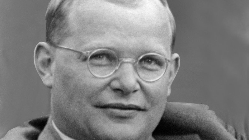 Dietrich Bonhoeffer war ein evangelischer Pfarrer, der am 9. April 1945, vor 80 Jahren, von den Nazis ermordet wurde. | Bild: picture-alliance / dpa Dietrich Bonhoeffer war ein evangelischer Pfarrer, der am 9. April 1945, vor 80 Jahren, von den Nazis ermordet wurde.