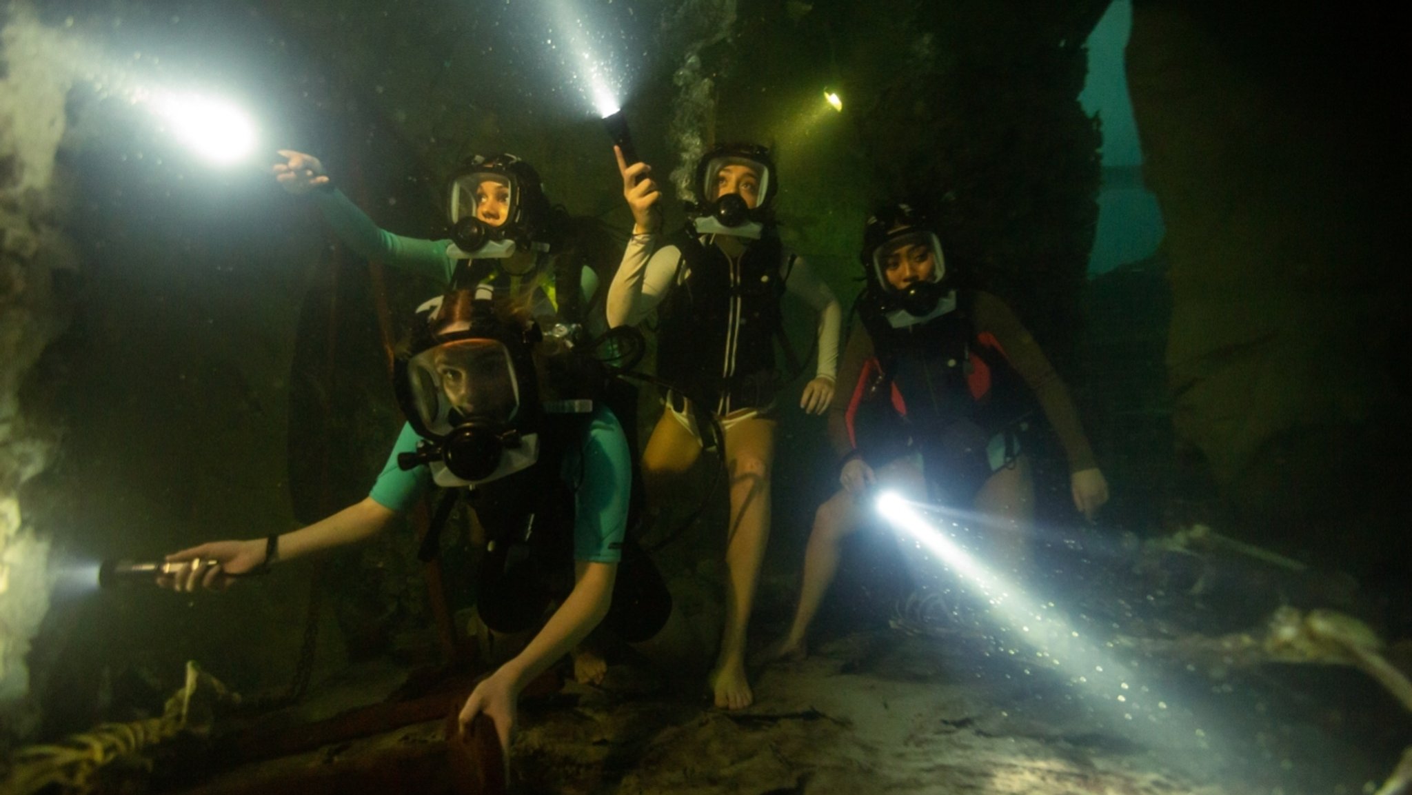 Ein Tauchausflug in eine Maja-Stadt wird zum Überlebenskampf in "47 Meters Down Uncaged" (Filmszene).