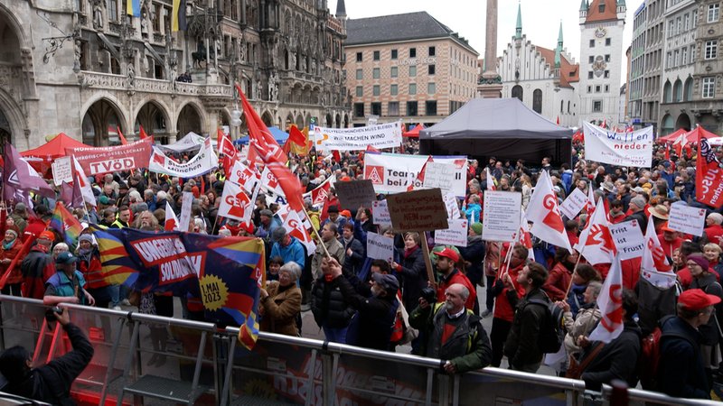 Auch überall in Bayern gab es am 1. Mai Kundgebungen und Bürgerfeste, um auf Solidarität und die Rechte der Arbeitnehmer zu pochen.