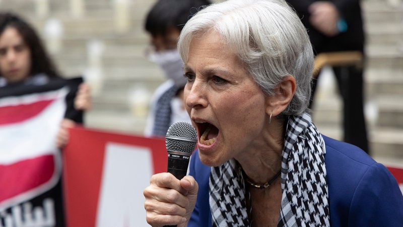 Jill Stein, Präsidentschaftskandidatin der amerikanischen Grünen, Ende September auf einer Demonstration in New York. | Bild: picture alliance / ZUMAPRESS.com | Gina M Randazzo Jill Stein, Präsidentschaftskandidatin der amerikanischen Grünen, Ende September auf einer Demonstration in New York.