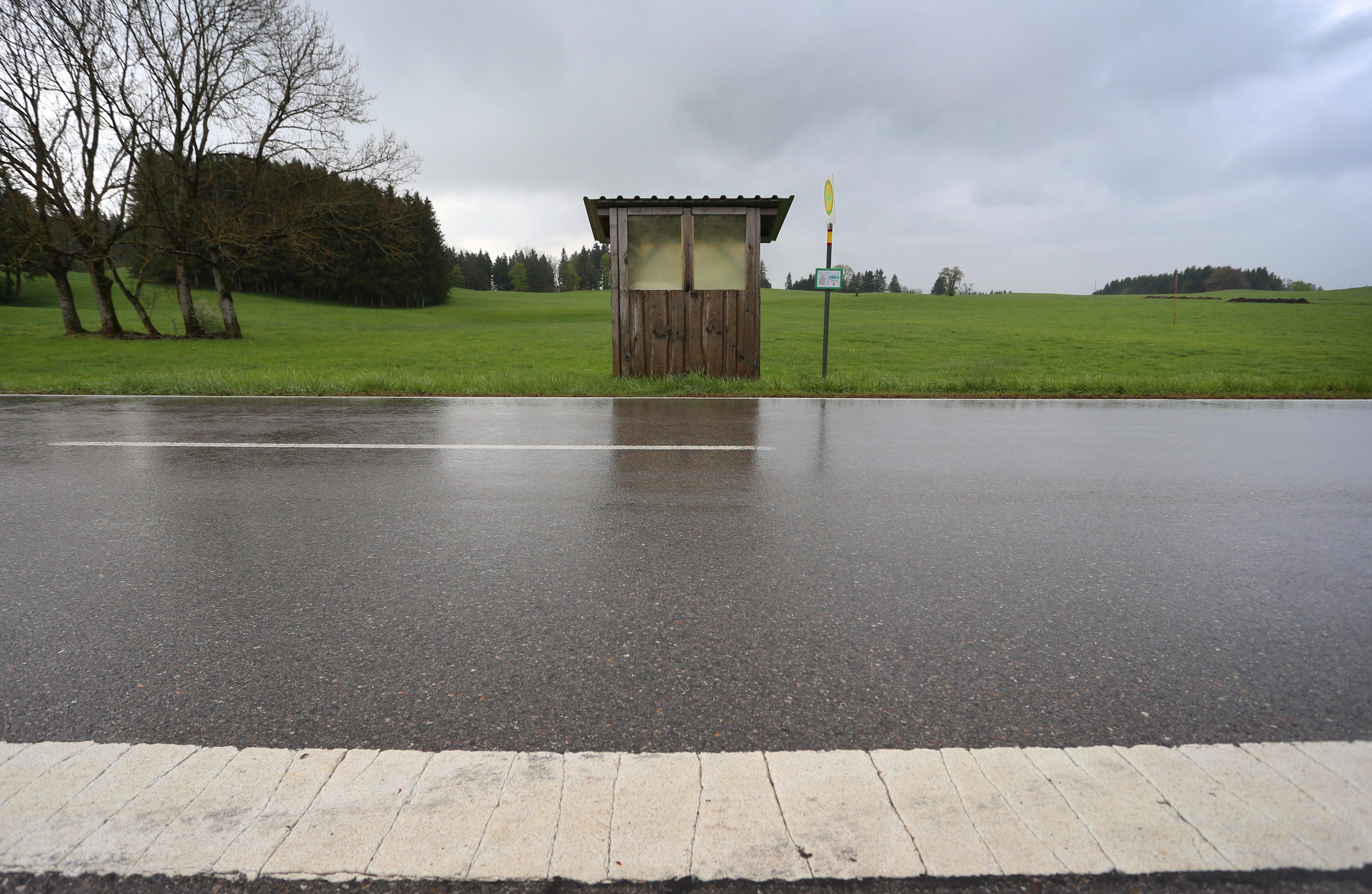 Leere Bushaltestelle (Symbolbild) | Bild:picture alliance/dpa | Karl-Josef Hildenbrand