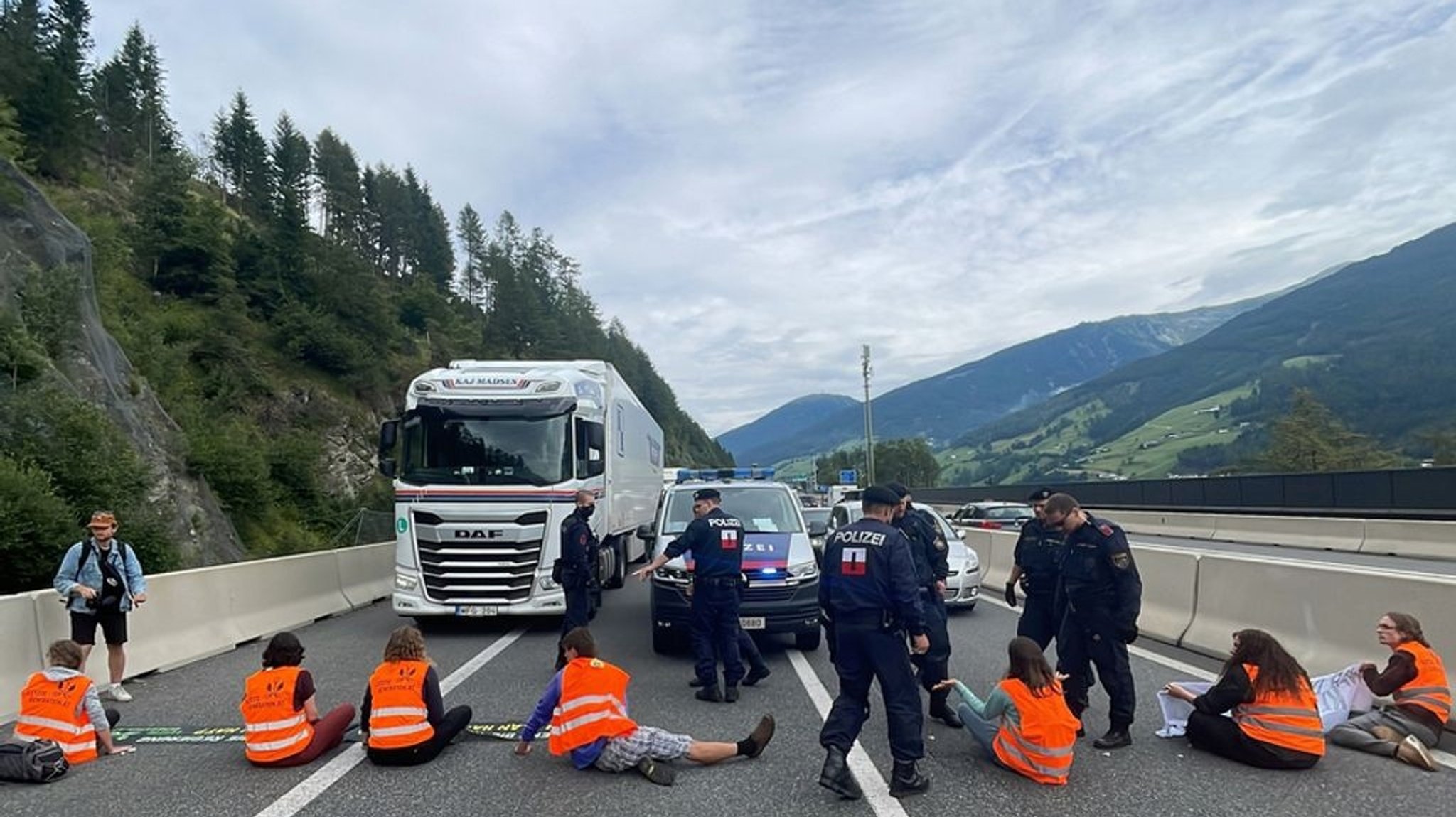 Klimaaktivisten auf Autobahn