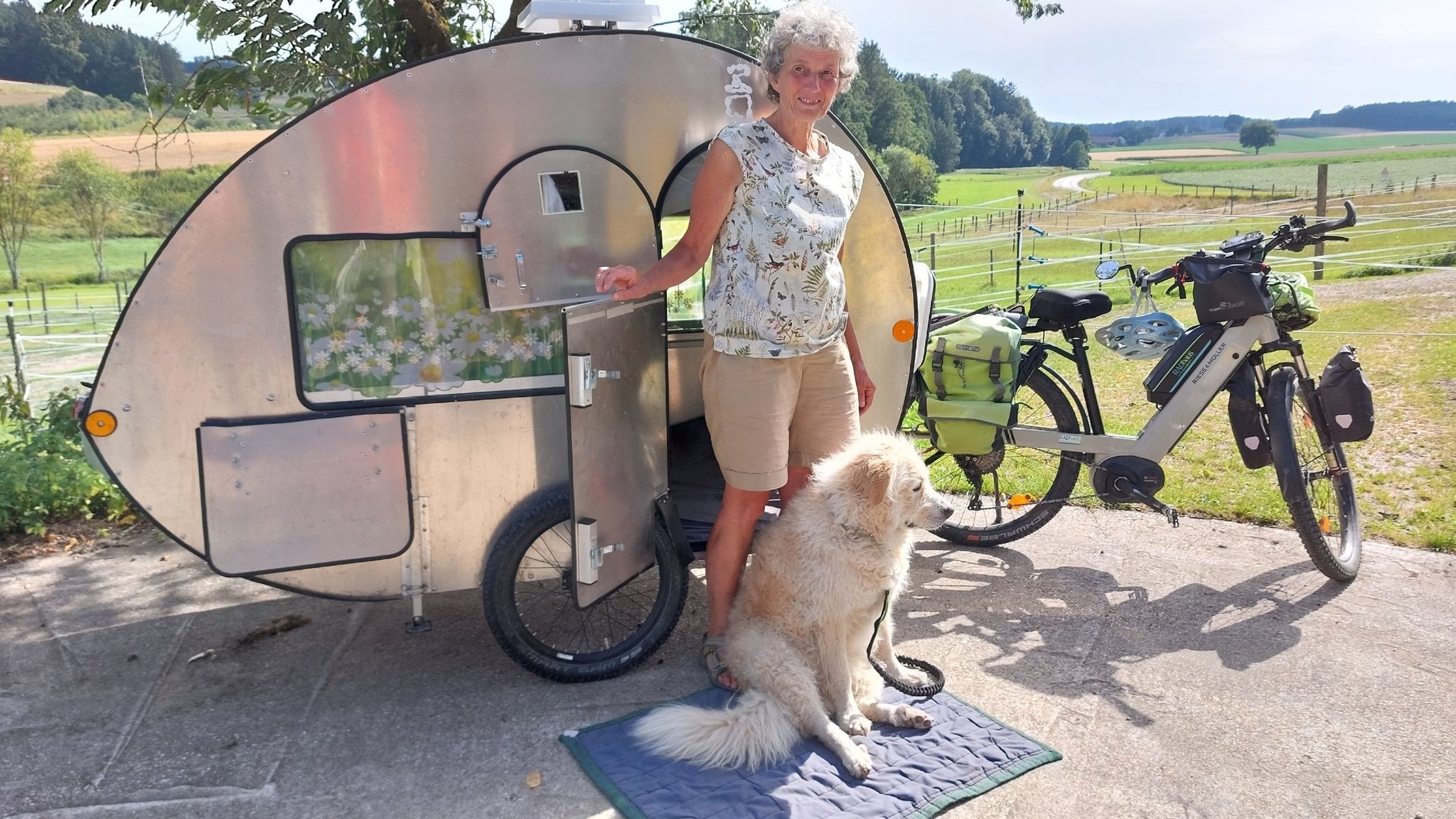 Gefühl von Freiheit: Mit dem Bike-Wohnwagen auf Tour