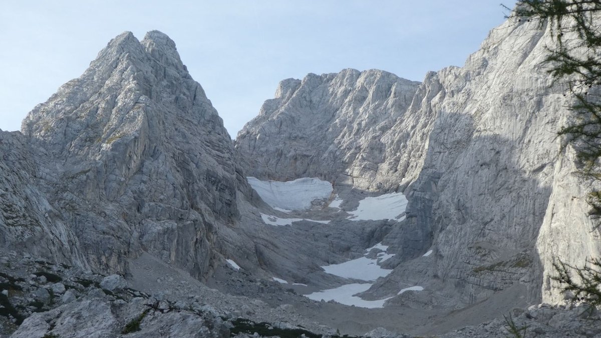 Reste des Blaueis-Gletschers am Hochkalter bei Ramsau im Jahr 2019.