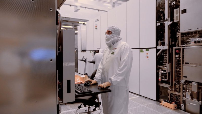 Keine Intel-Fabrik – Was wird aus den freigewordenen Milliarden? | Bild: Bayerischer Rundfunk 2024 Keine Intel-Fabrik – Was wird aus den freigewordenen Milliarden?