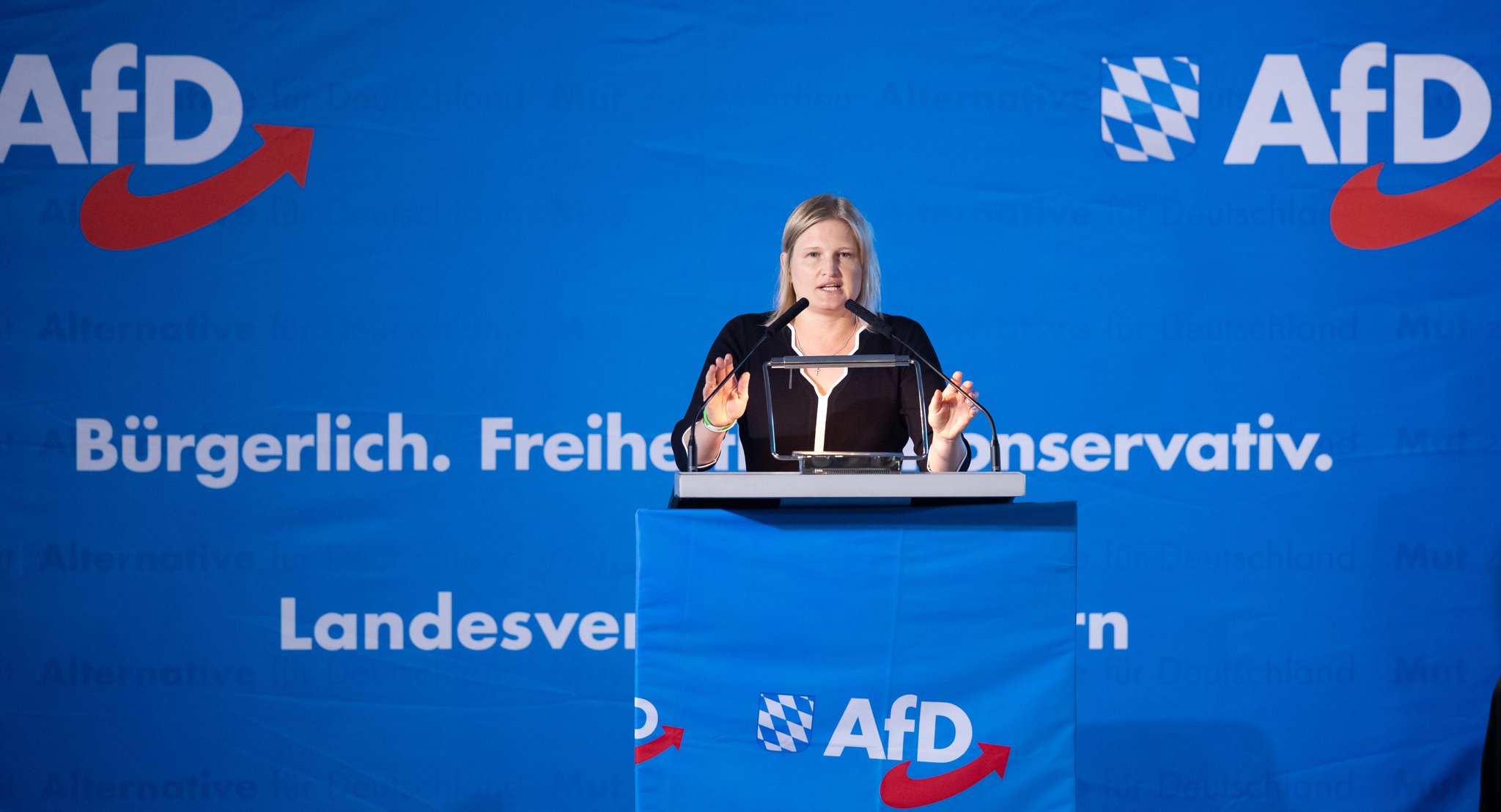 Katrin Ebner-Steiner, Vorsitzende der AfD-Fraktion im Bayerischen Landtag, spricht beim bayerischen Landesparteitag. Im Fokus Parteitags steht die Neuwahl des Landesvorstands.