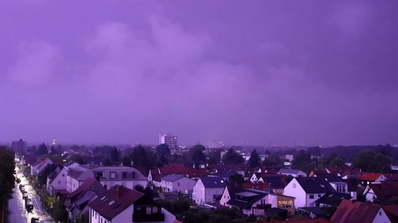 Abendlicher Himmel während des Unwetters. | Bild: BR Abendlicher Himmel während des Unwetters.