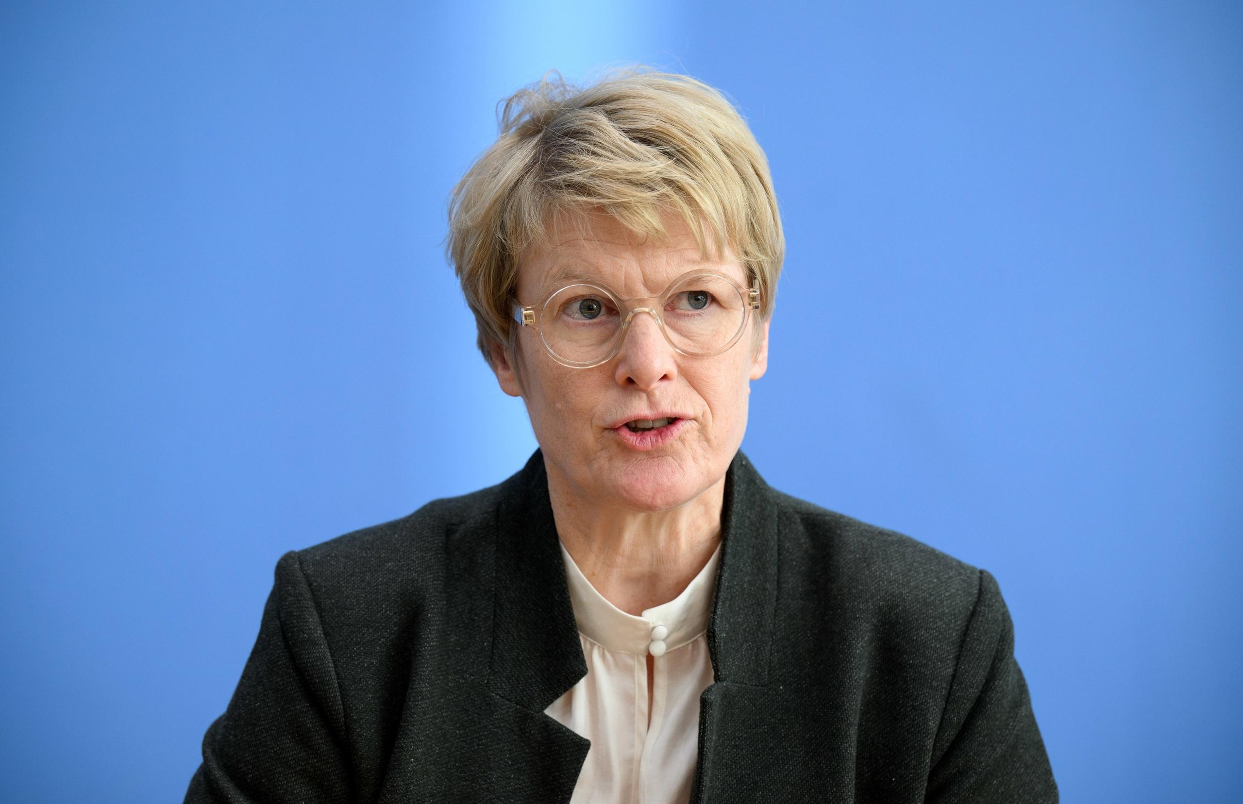 Prof. Veronika Grimm 