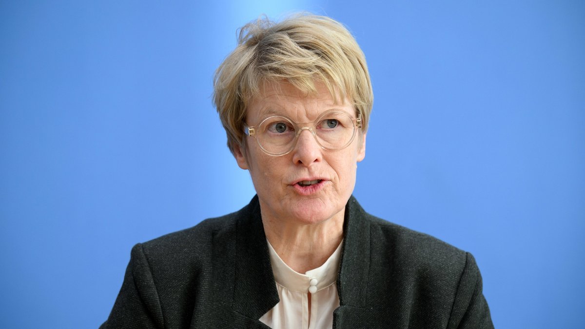 Prof. Veronika Grimm 