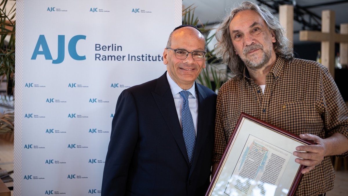 Regisseur Stückl erneut für Einsatz gegen Antisemitismus geehrt.