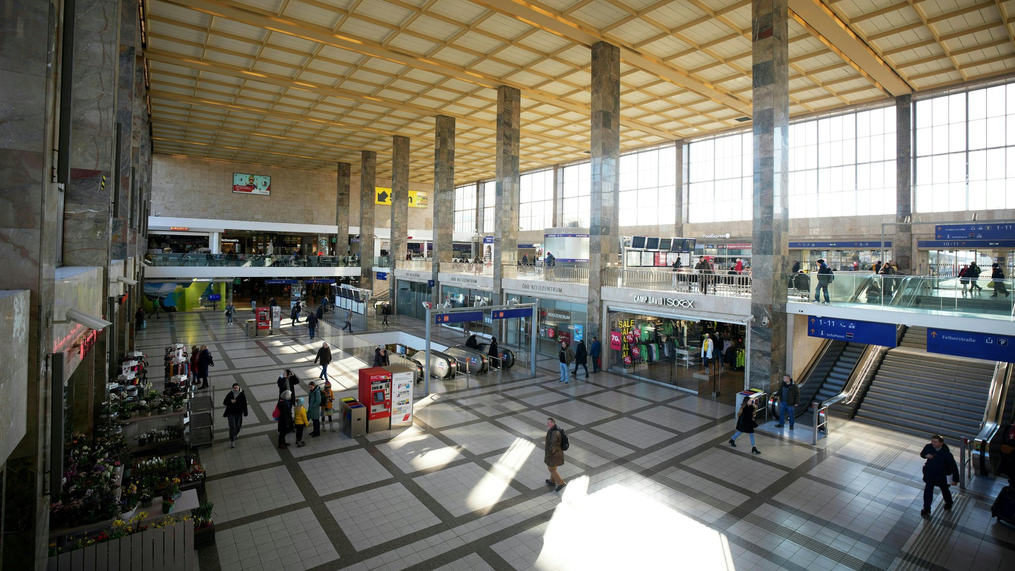 Wiener Westbahnhof