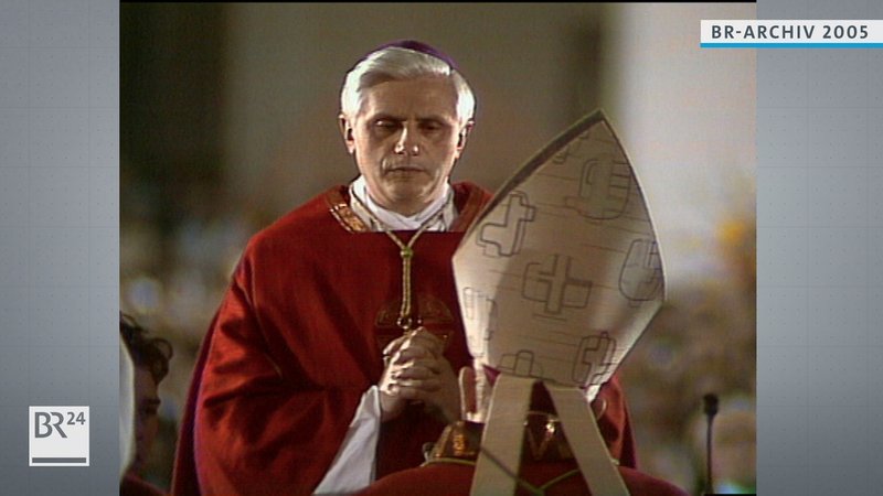 Joseph Ratzinger bei der Bischofsweihe