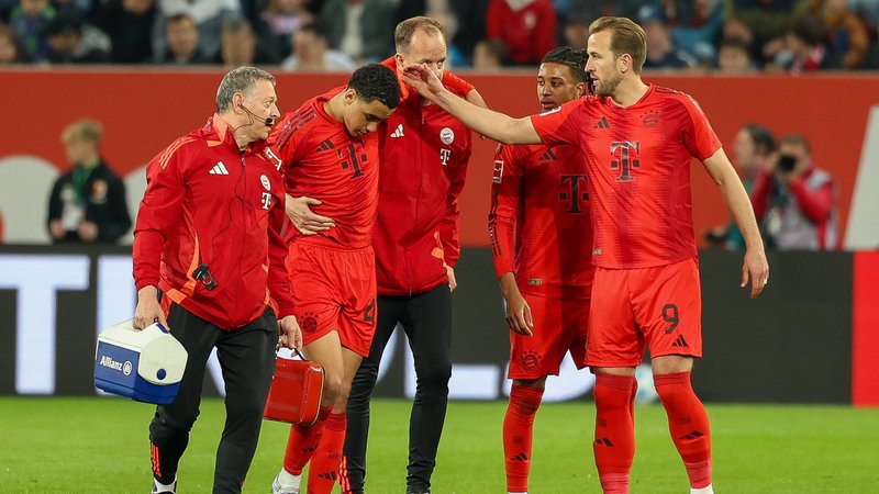 Muss verletzt vom Platz: Jamal Musiala | Bild: picture-alliance / dpa Muss verletzt vom Platz: Jamal Musiala