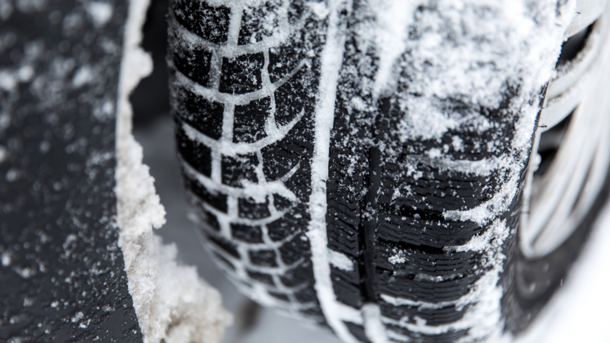 Darum sind Winterreifen für E-Autos oft teurer