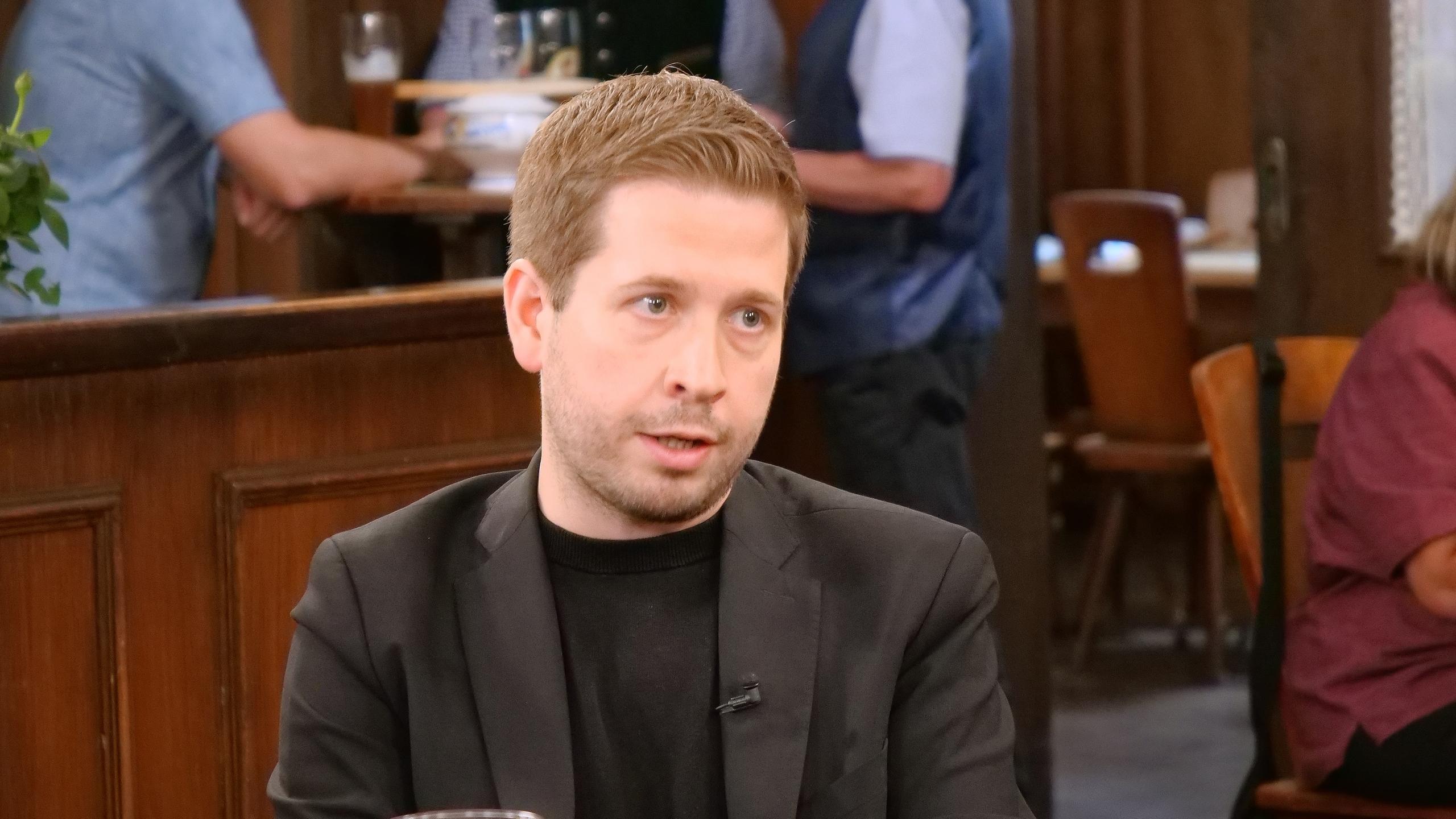 SPD-Generalsekretär Kevin Kühnert beim "Sonntagsstammtisch"