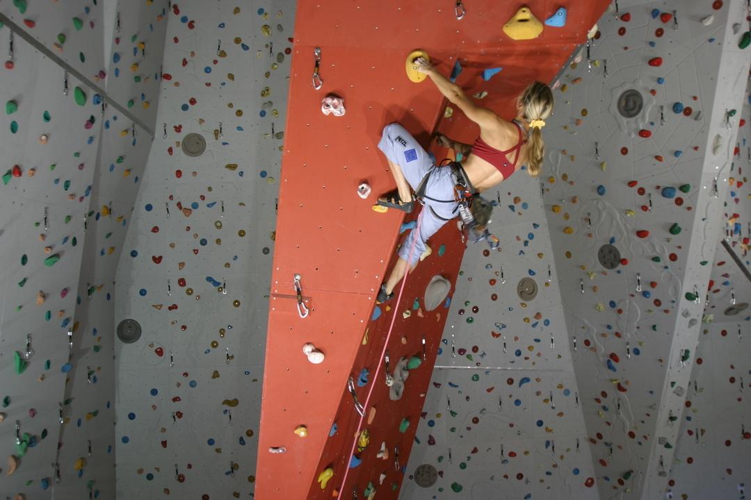 In der Hallenluft sollen potenziell gesundheitsgefährdende Partikel fliegen. 