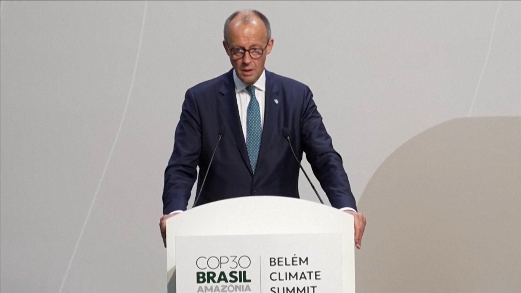 Bundeskanzler Friedrich Merz (CDU) spricht bei der 30. Weltklimakonferenz in Belém in Brasilien.