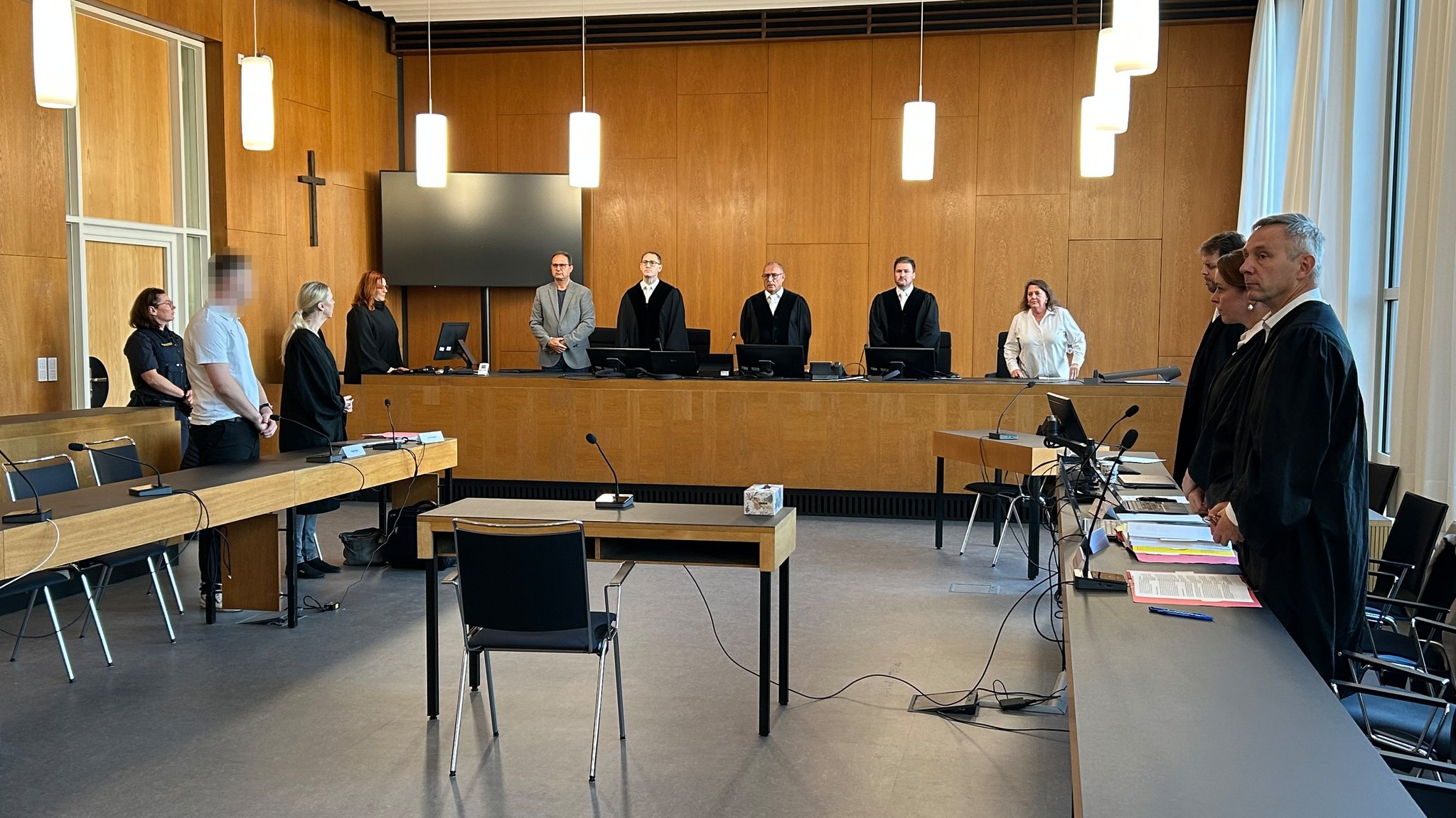 Aschaffenburg: Prozess um Kindesmissbrauch im Hafturlaub 