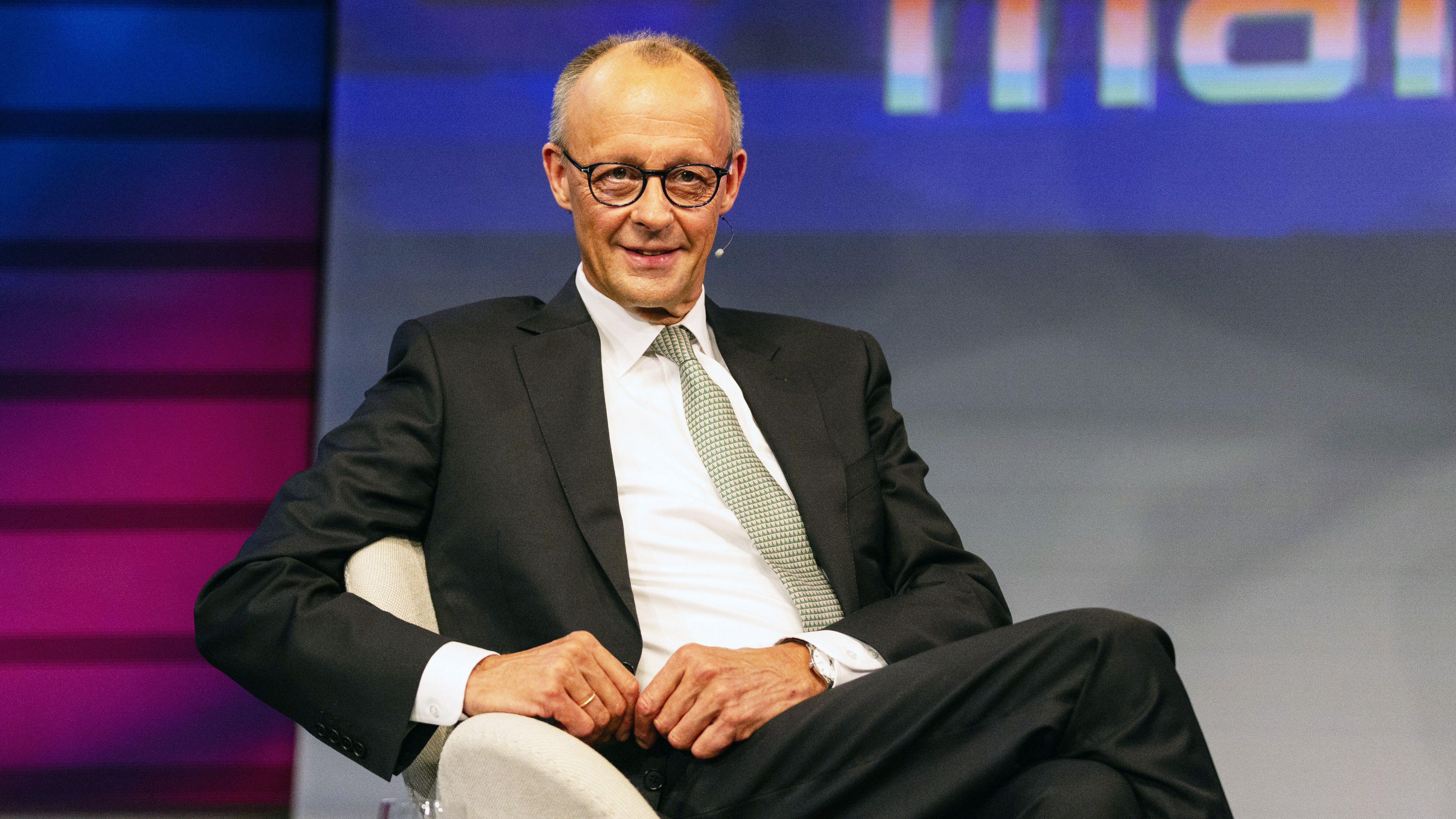 Entgleisung": Scharfe Kritik an Merz nach "Zirkuszelt"-Aussage | BR24