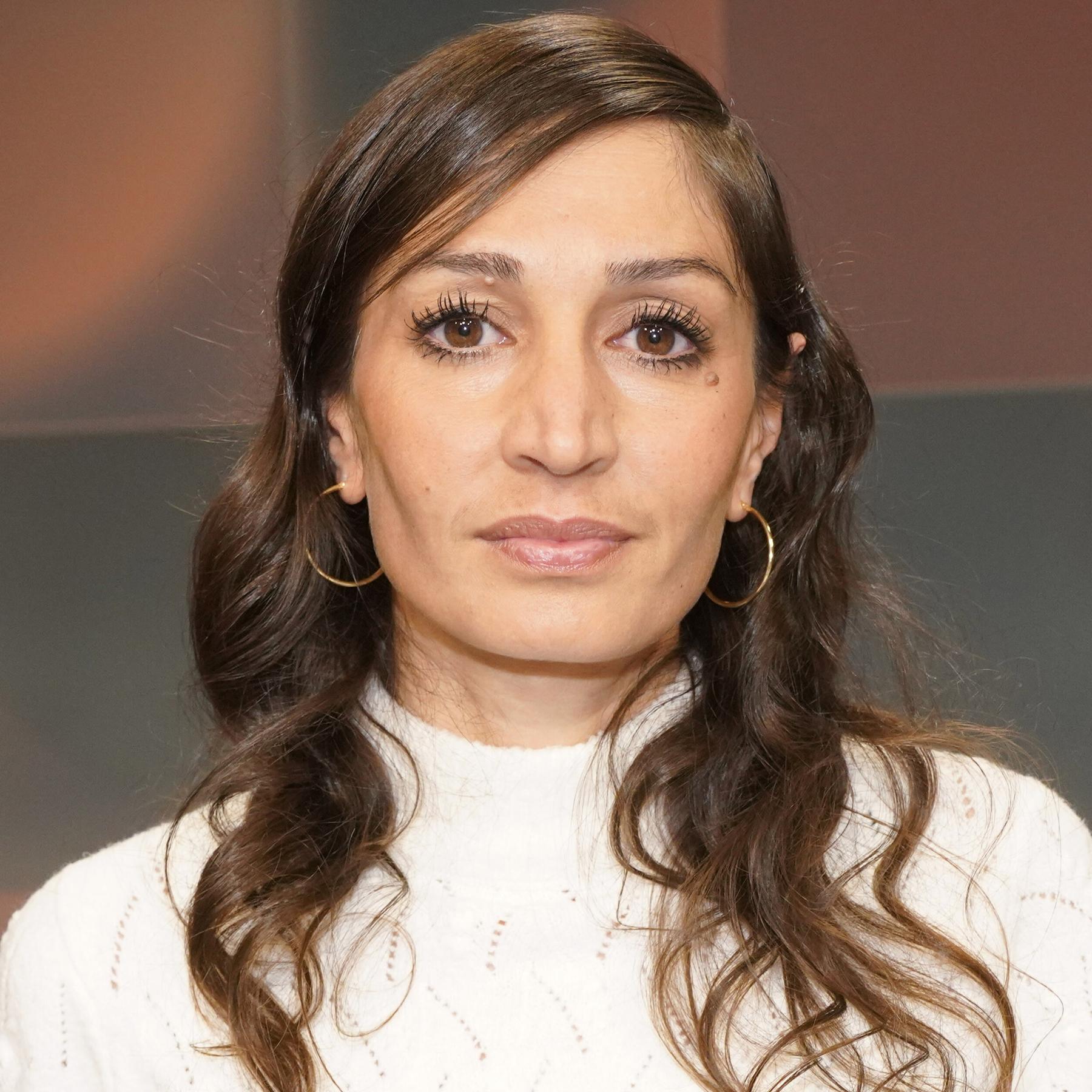 Verbinden statt Spalten - Autorin Gilda Sahebi